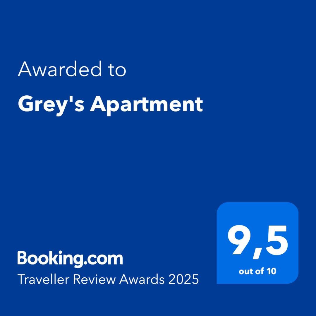 Holiday home Grey's